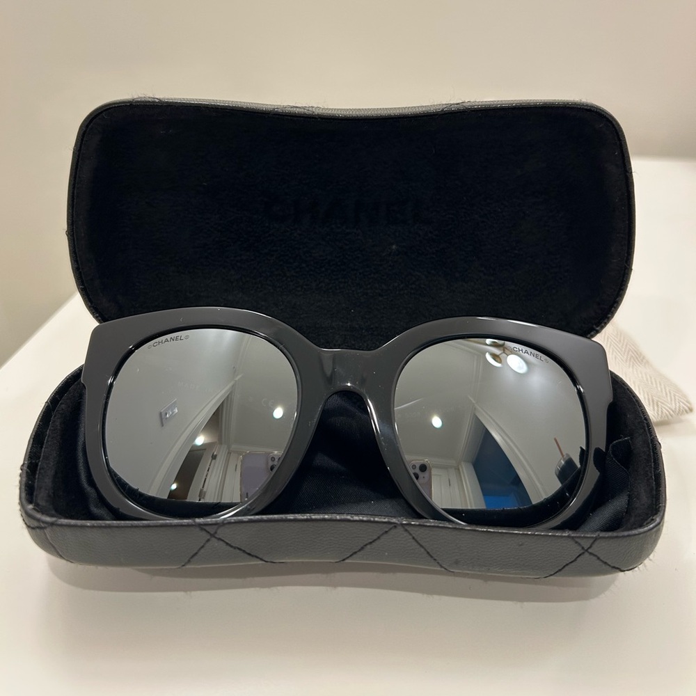 Chanel Mirrored Sunglasses. Worn three times. Case included.
